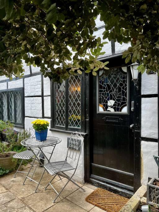 15Th Century Tiny Character Cottage-Henley Centre Exterior foto