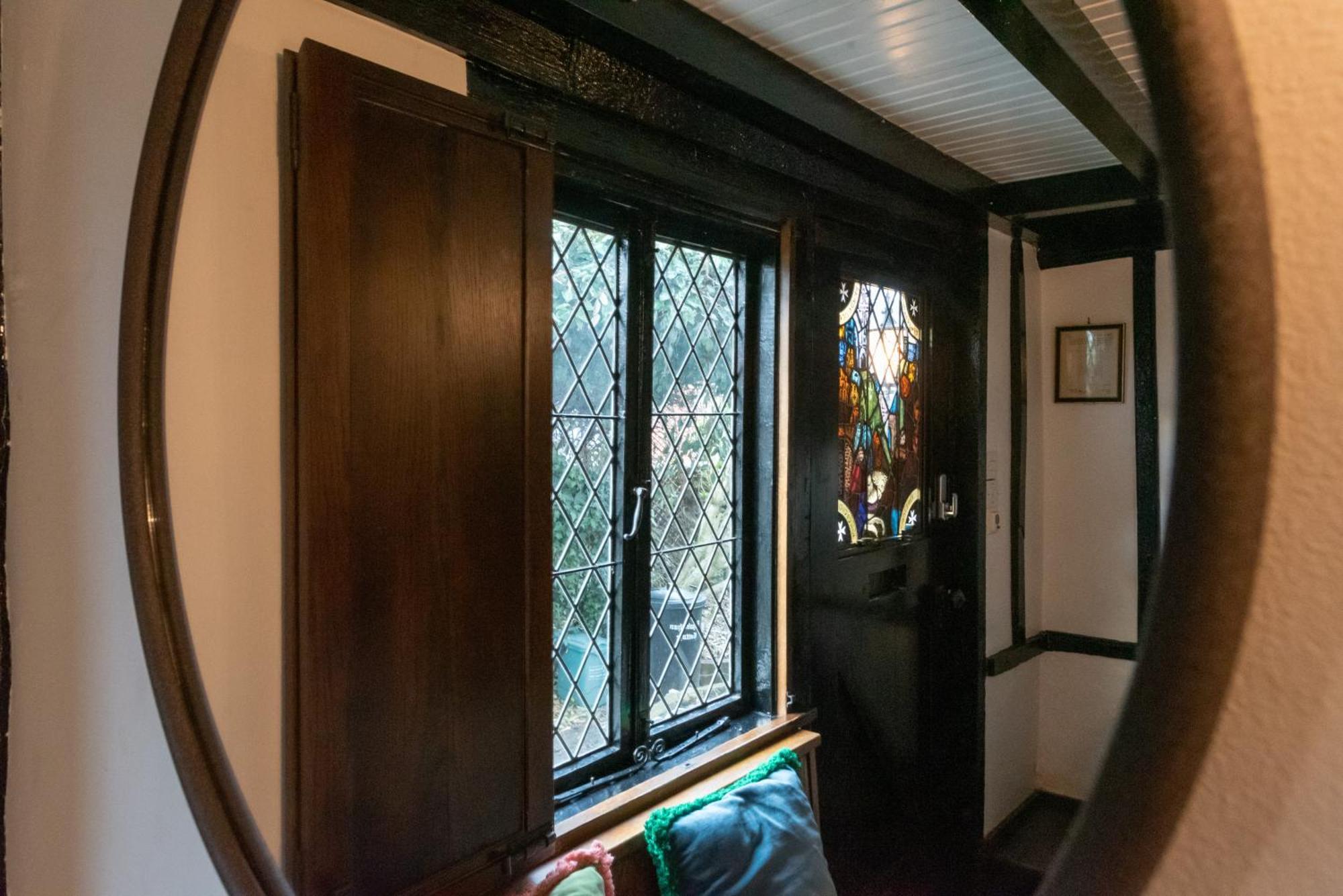 15Th Century Tiny Character Cottage-Henley Centre Exterior foto
