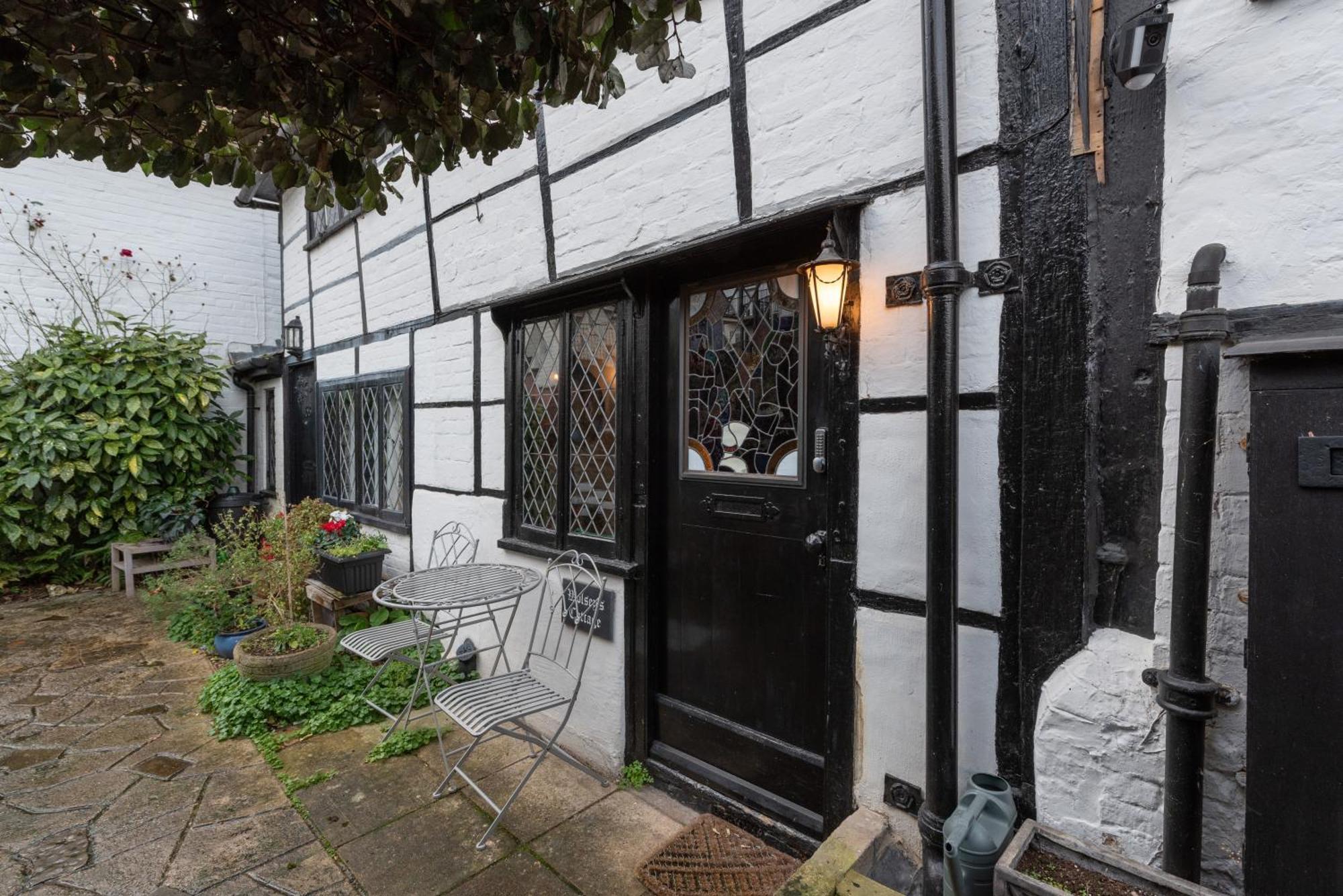 15Th Century Tiny Character Cottage-Henley Centre Exterior foto